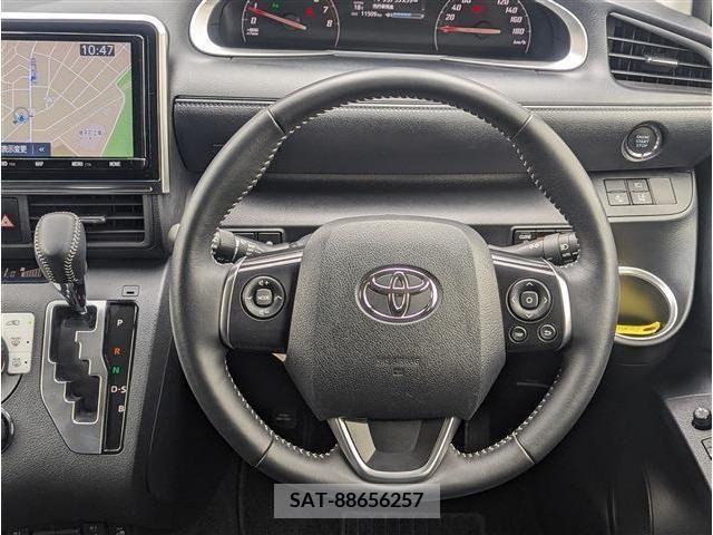 Toyota SIENTA 2022-04 287126-10