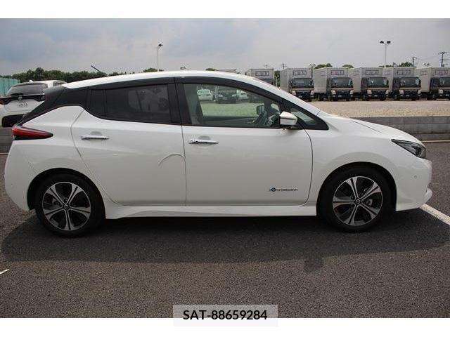 Nissan LEAF 2019-06 340547-10