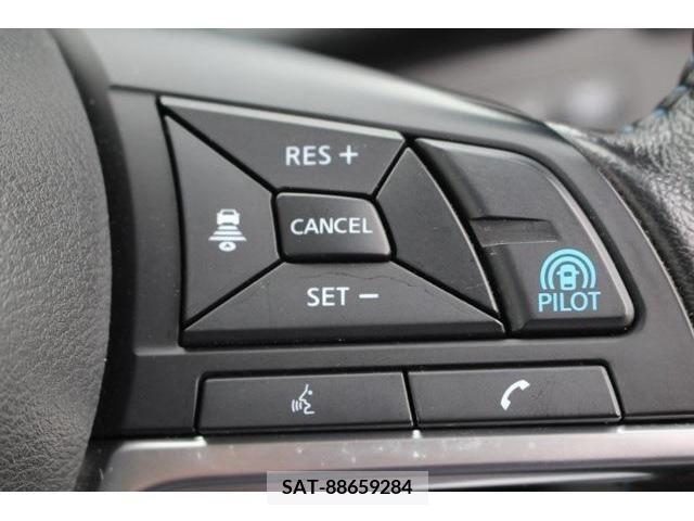 Nissan LEAF 2019-06 340547-5