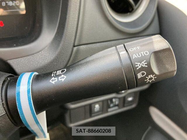 Nissan NOTE 2018-07 365282-12