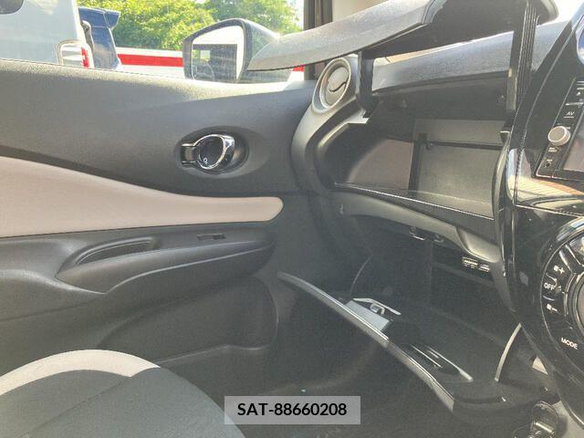 Nissan NOTE 2018-07 365282-18