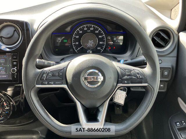 Nissan NOTE 2018-07 365282-9