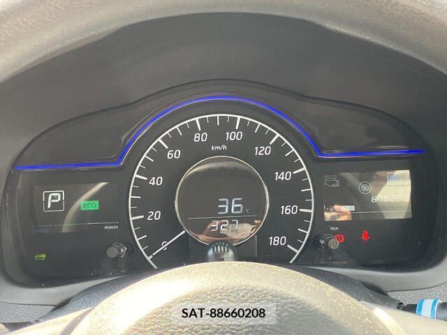 Nissan NOTE 2018-07 365282-8