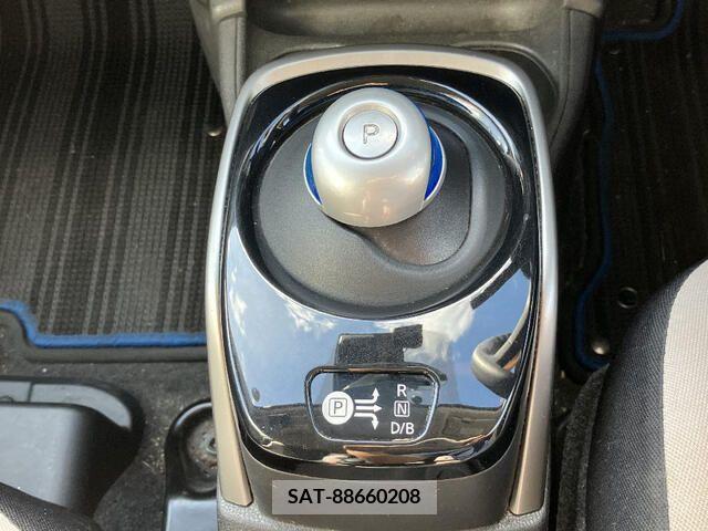 Nissan NOTE 2018-07 365282-14