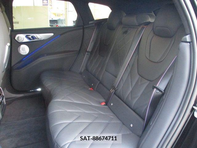 Bmw XM 2023-06 204940-25