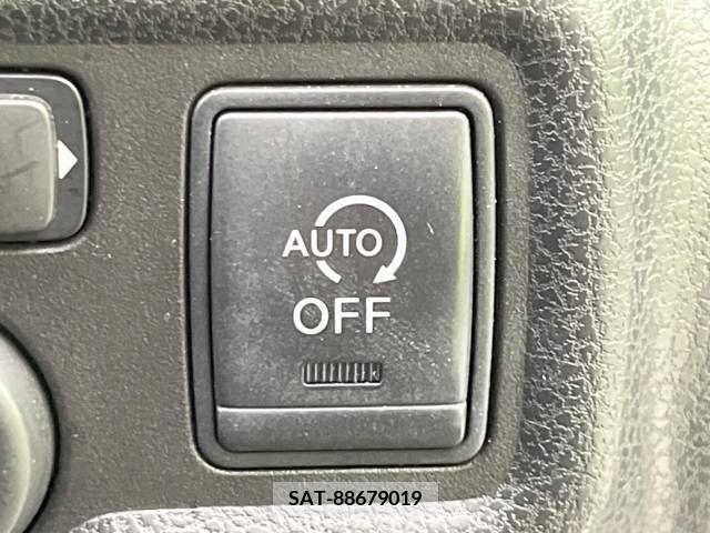 Nissan NOTE 2013-10 302322-6