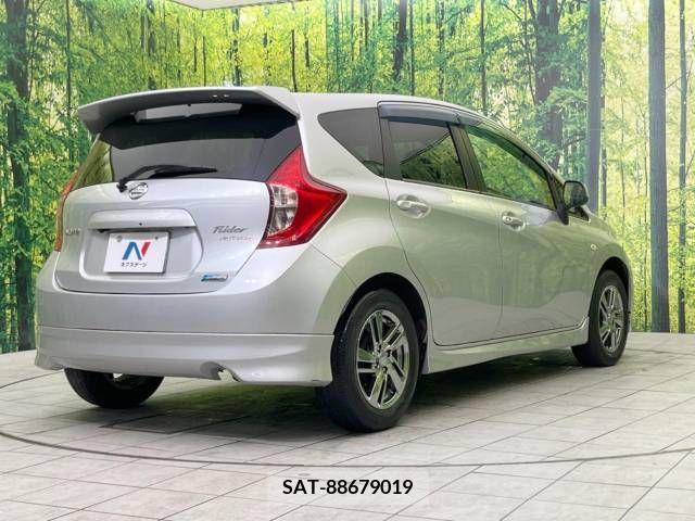 Nissan NOTE 2013-10 302322-17