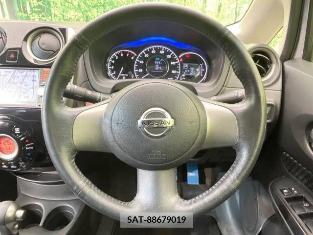 Nissan NOTE 2013-10 302322-11