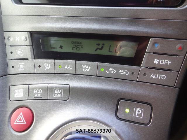 Toyota PRIUS 2012-03 233427-14