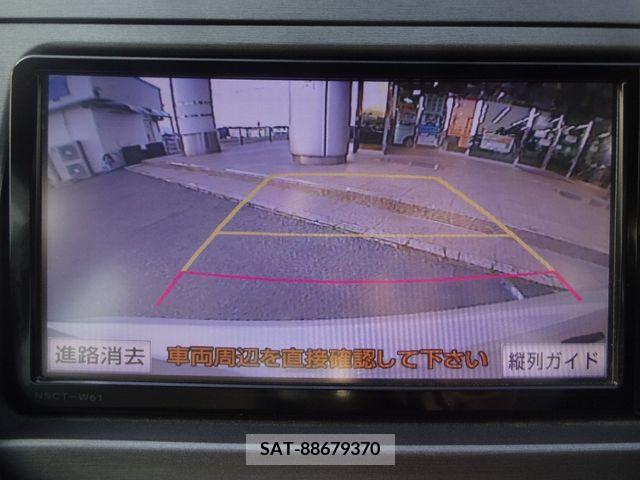 Toyota PRIUS 2012-03 233427-16