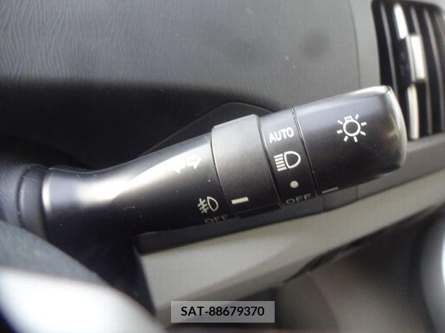 Toyota PRIUS 2012-03 233427-17