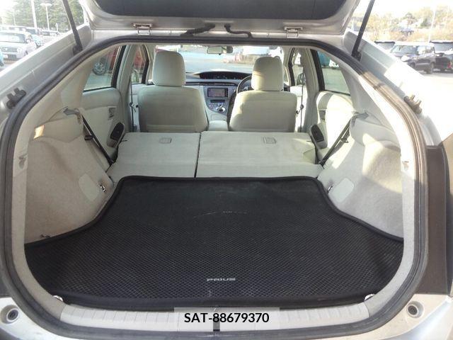 Toyota PRIUS 2012-03 233427-10
