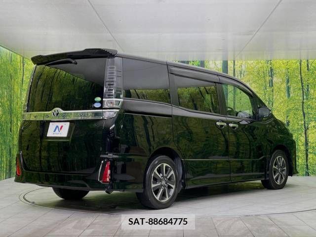 Toyota VOXY 2018-11 205794-17