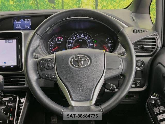Toyota VOXY 2018-11 205794-11