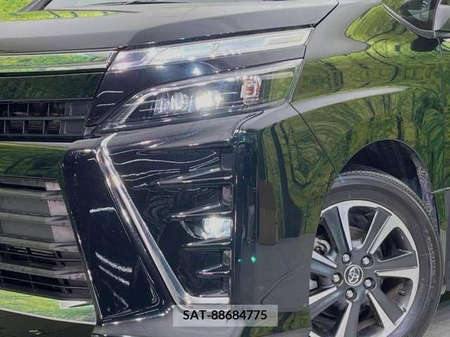Toyota VOXY 2018-11 205794-12