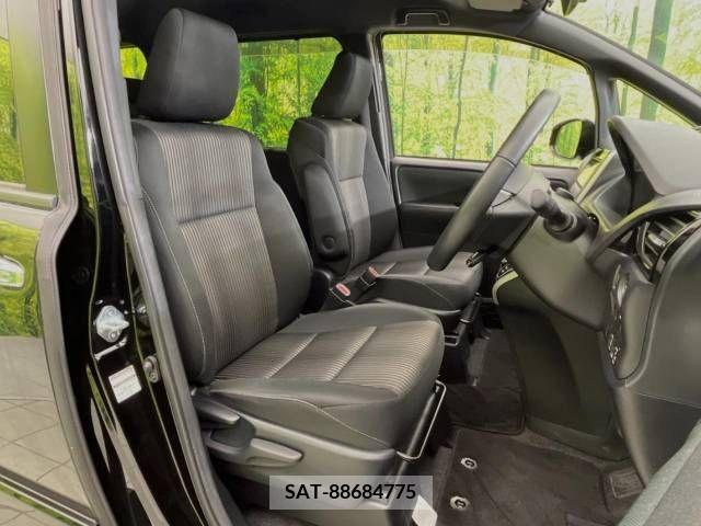 Toyota VOXY 2018-11 205794-7