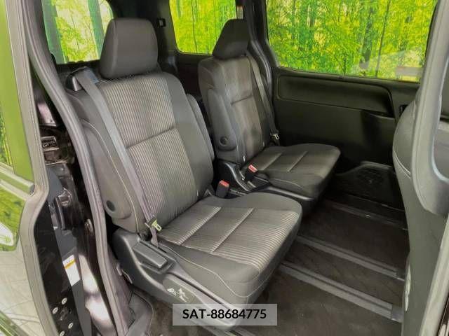 Toyota VOXY 2018-11 205794-8