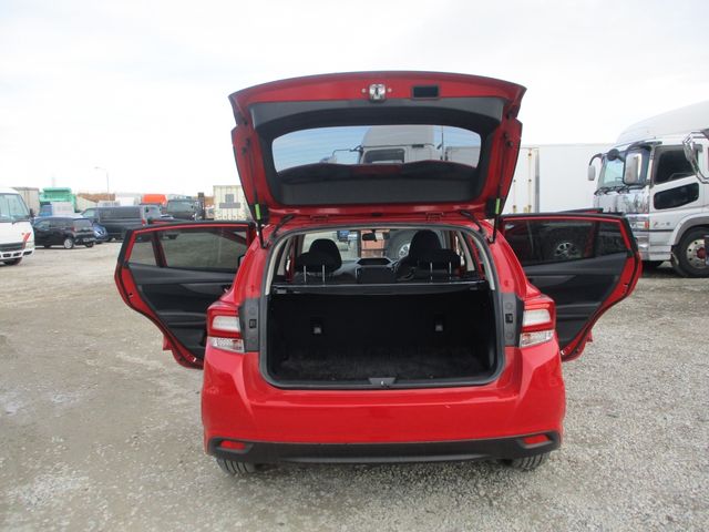 Subaru IMPREZA 2017-01 195608-13