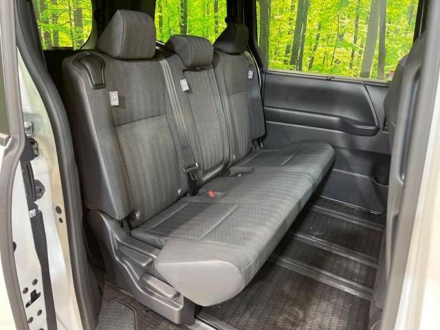 Toyota NOAH 2023-06 26657-7