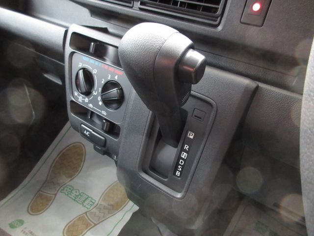 Daihatsu HIJET VAN 2022-05 3147-18