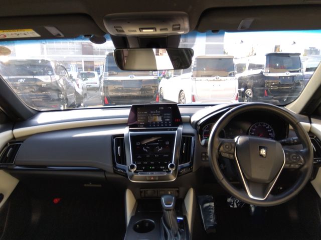 Toyota CROWN SEDAN 2019-06 181507-2