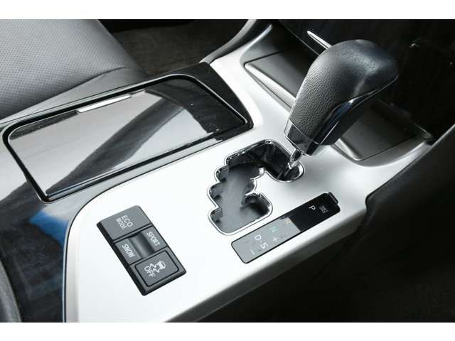 Toyota CROWN SEDAN 2010-11 23181-12