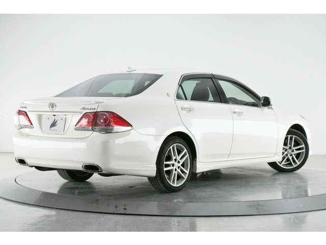 Toyota CROWN SEDAN 2010-11 23181-5