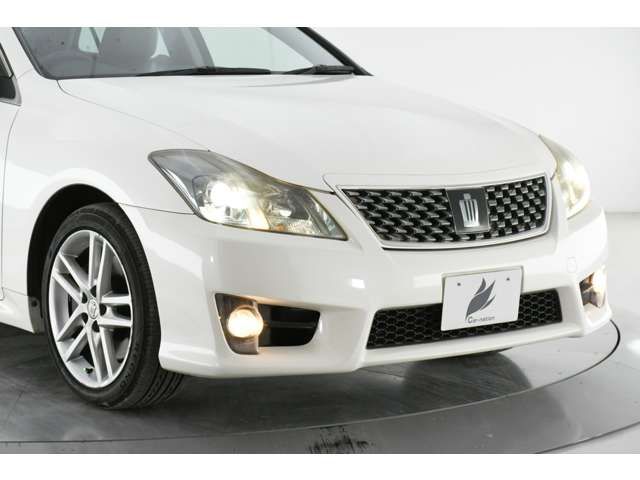 Toyota CROWN SEDAN 2010-11 23181-6