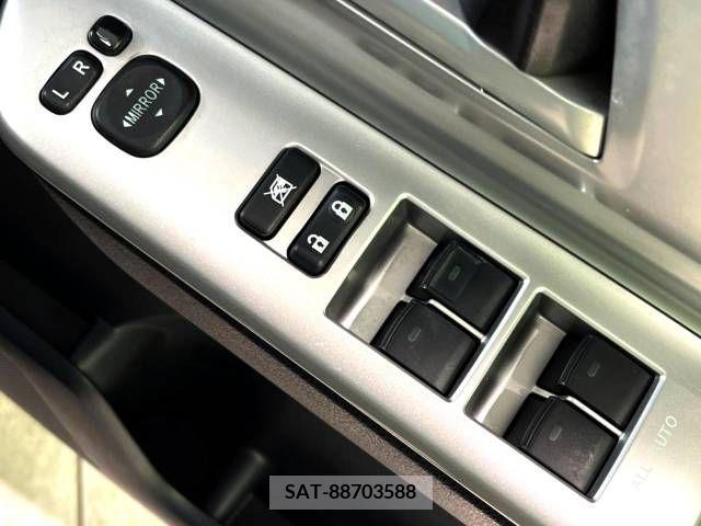 Toyota VOXY 2011-01 321320-8