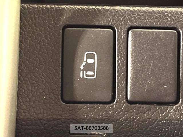 Toyota VOXY 2011-01 321320-4