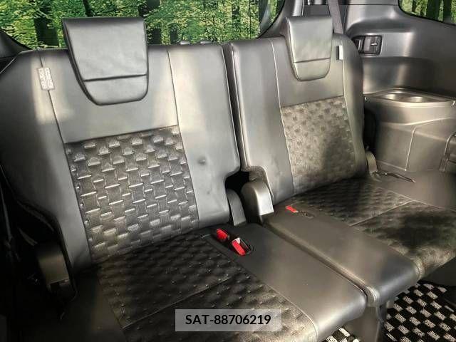 Toyota VOXY 2022-12 313576-9
