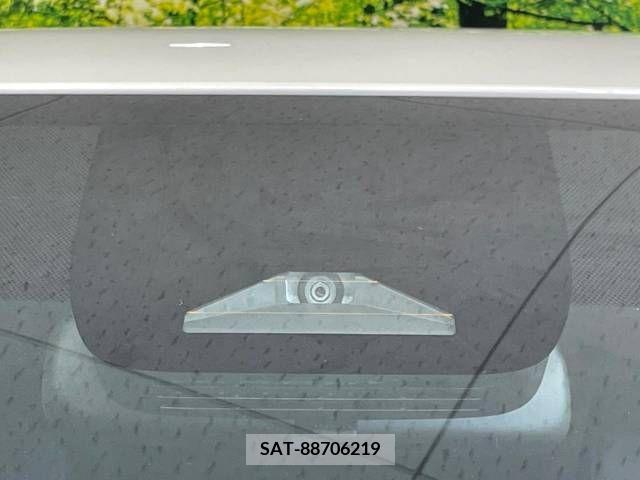 Toyota VOXY 2022-12 313576-4