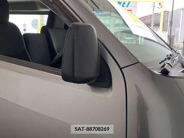 Nissan NV350 Caravan 2018-01 281472-19