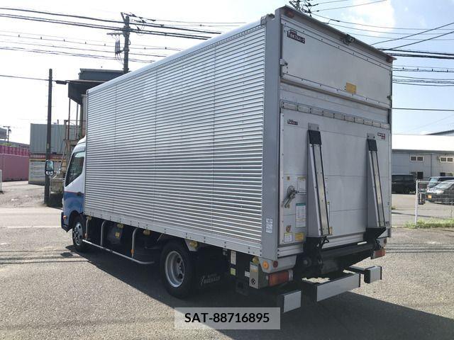 Hino DUTRO 2019-11 359482-4