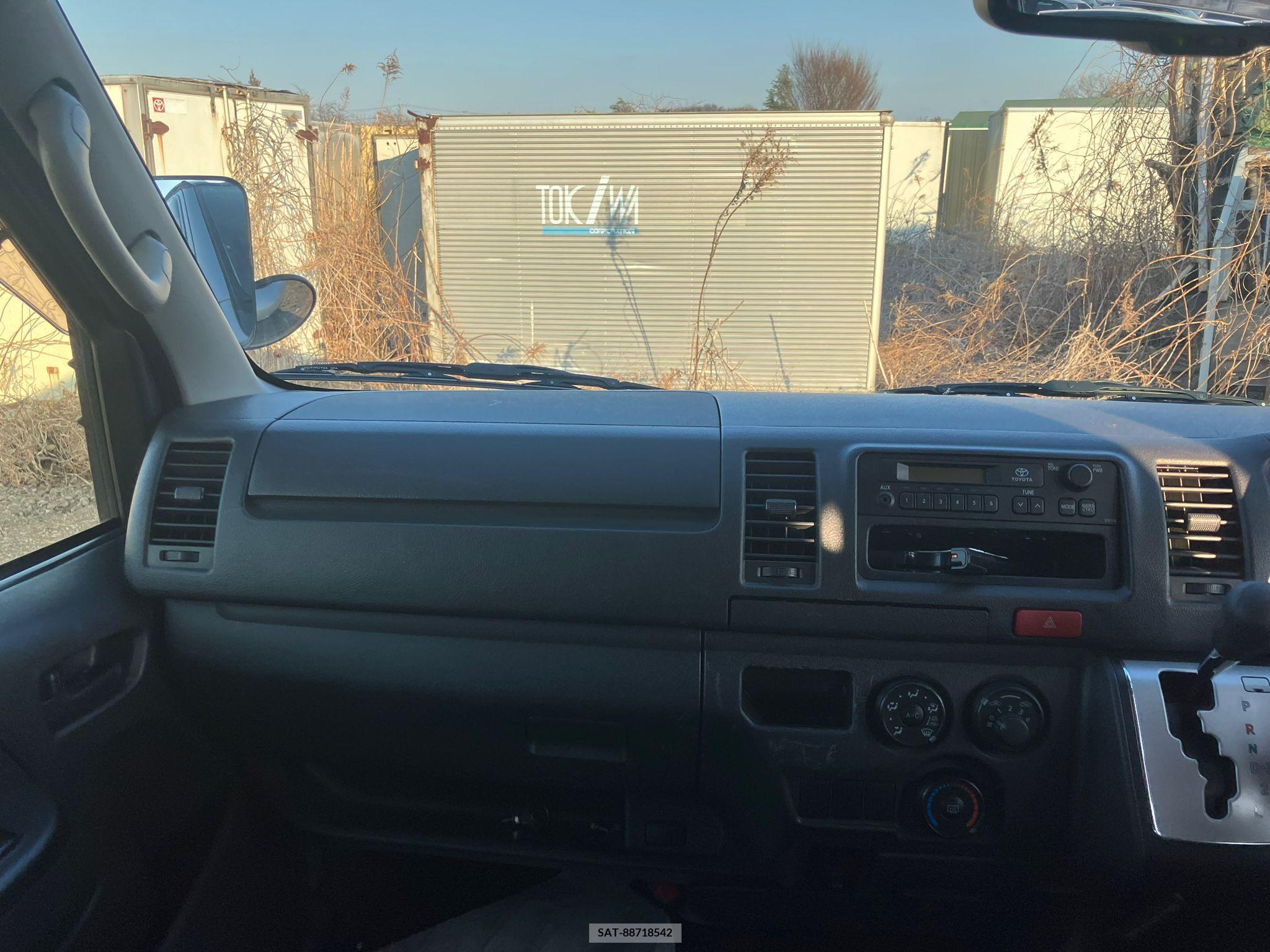 Toyota REGIUS VAN 2017-05 257697-11