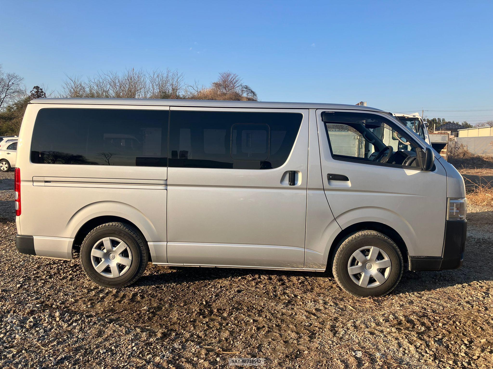 Toyota REGIUS VAN 2017-05 257697-5