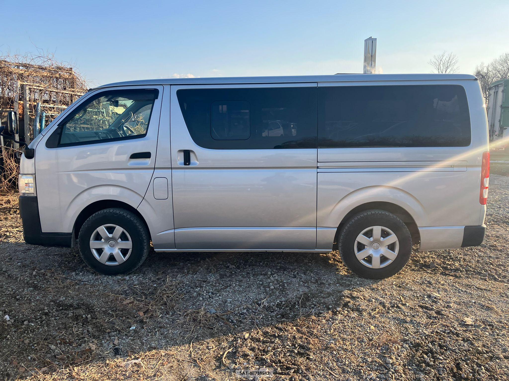 Toyota REGIUS VAN 2017-05 257697-6