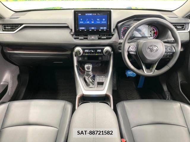 Toyota RAV4 2020-08 220379-1