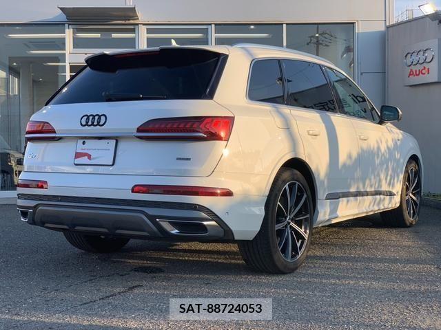 Audi Q7 2021-04 292829-1