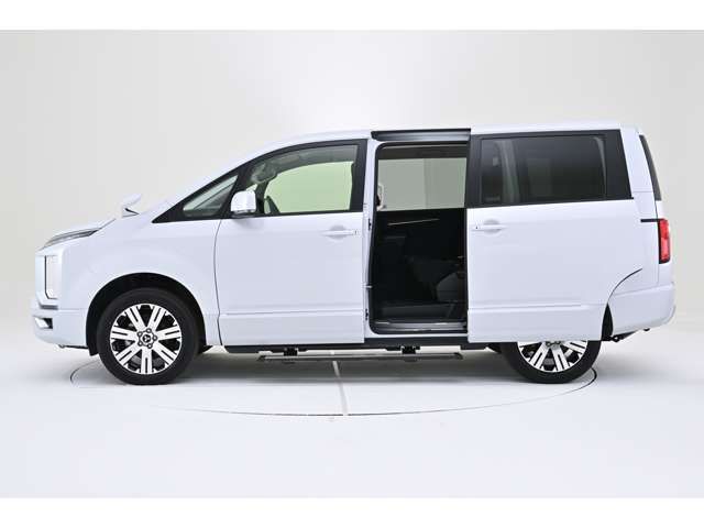 Mitsubishi DELICA D5 2022-03 2272-2