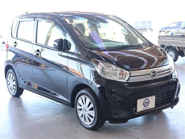 Nissan DAYZ 2018-10 195558-2