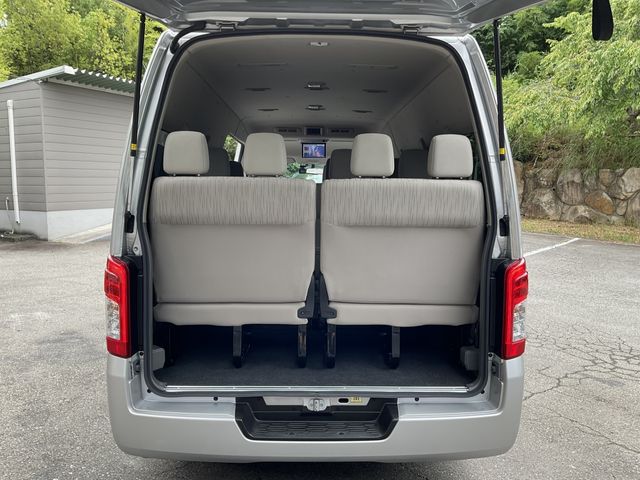 Nissan NV350 Caravan Microbus 2020-02 4143-17