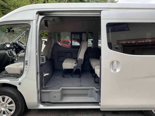 Nissan NV350 Caravan Microbus 2020-02 4143-12