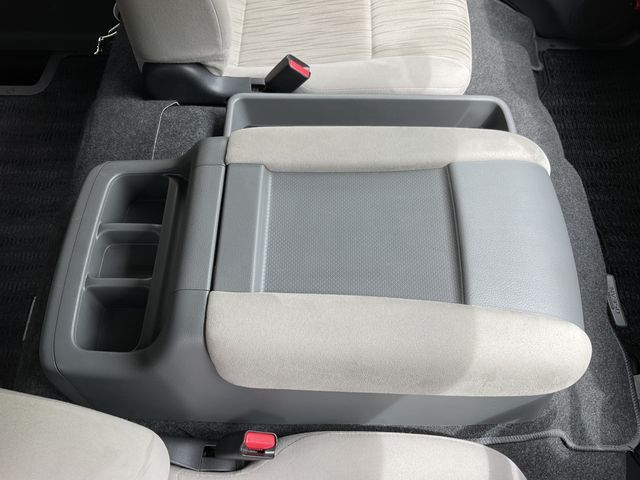 Nissan NV350 Caravan Microbus 2020-02 4143-11