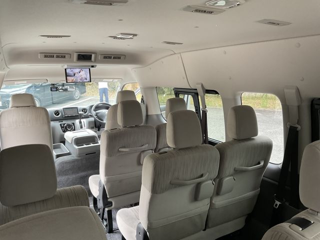 Nissan NV350 Caravan Microbus 2020-02 4143-15