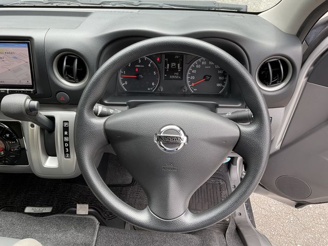 Nissan NV350 Caravan Microbus 2020-02 4143-2