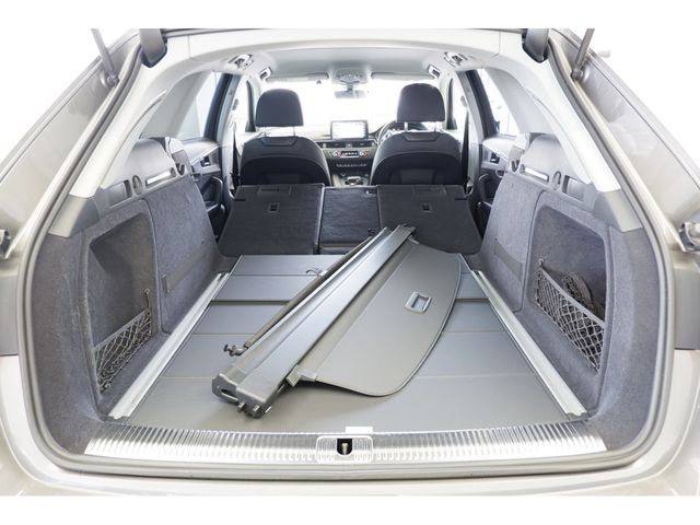Audi A4 2021-03 11209-10
