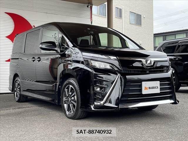 Toyota VOXY 2018-03 253567-8