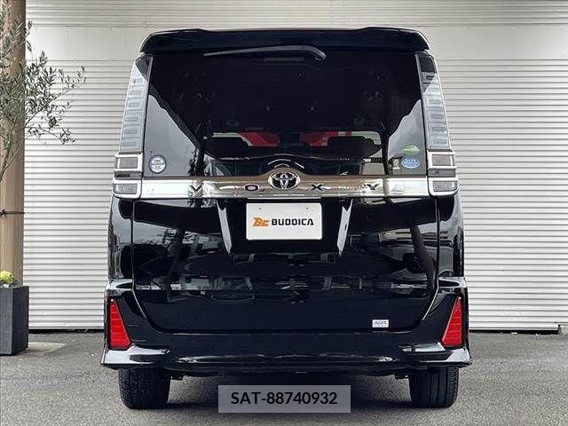 Toyota VOXY 2018-03 253567-11