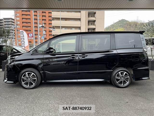 Toyota VOXY 2018-03 253567-20